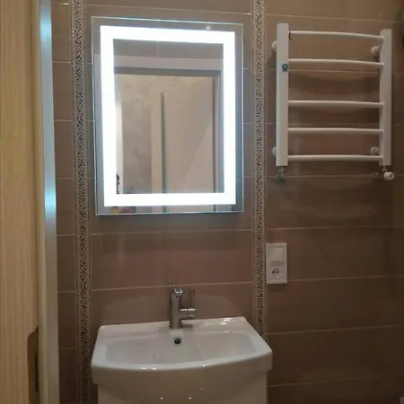 アパート On Arkhypenka Street *